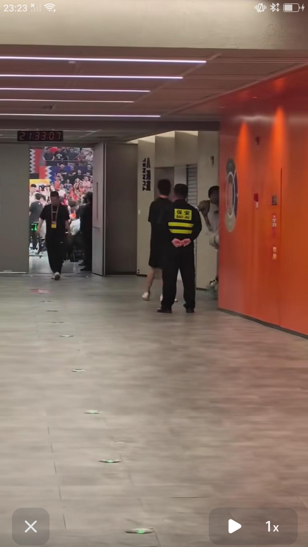 相信很多球迷都看了昨晚CBA 总决赛沪厦二番战比赛直播，广厦队在手握22秒进攻球