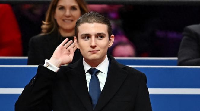 美军阵亡人数一天天在涨，特朗普却迟迟不让自家儿子参战，美国民众的火气终于炸开了锅