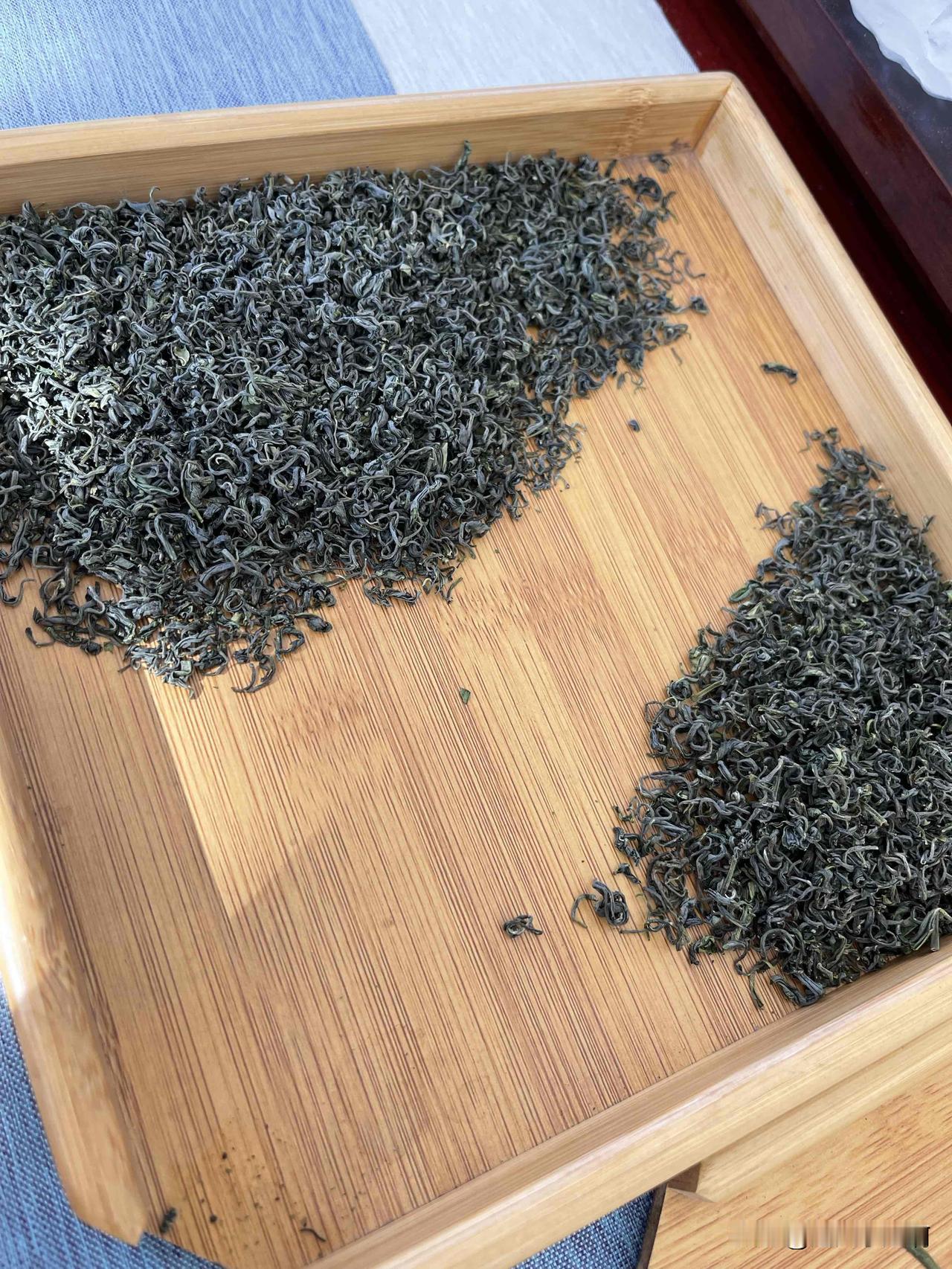 今天无语了一阵，后面自己想开了。
下午有位新顾客抖上加上的要一斤口粮茶。
就在她
