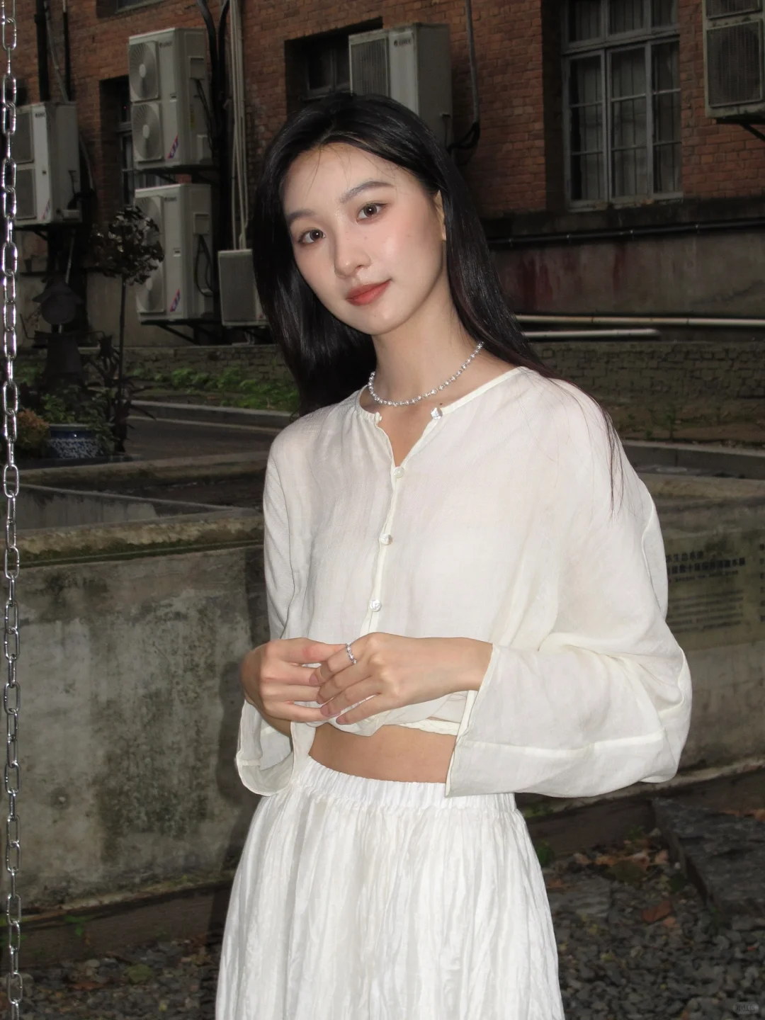 巧了你也穿了白色入境