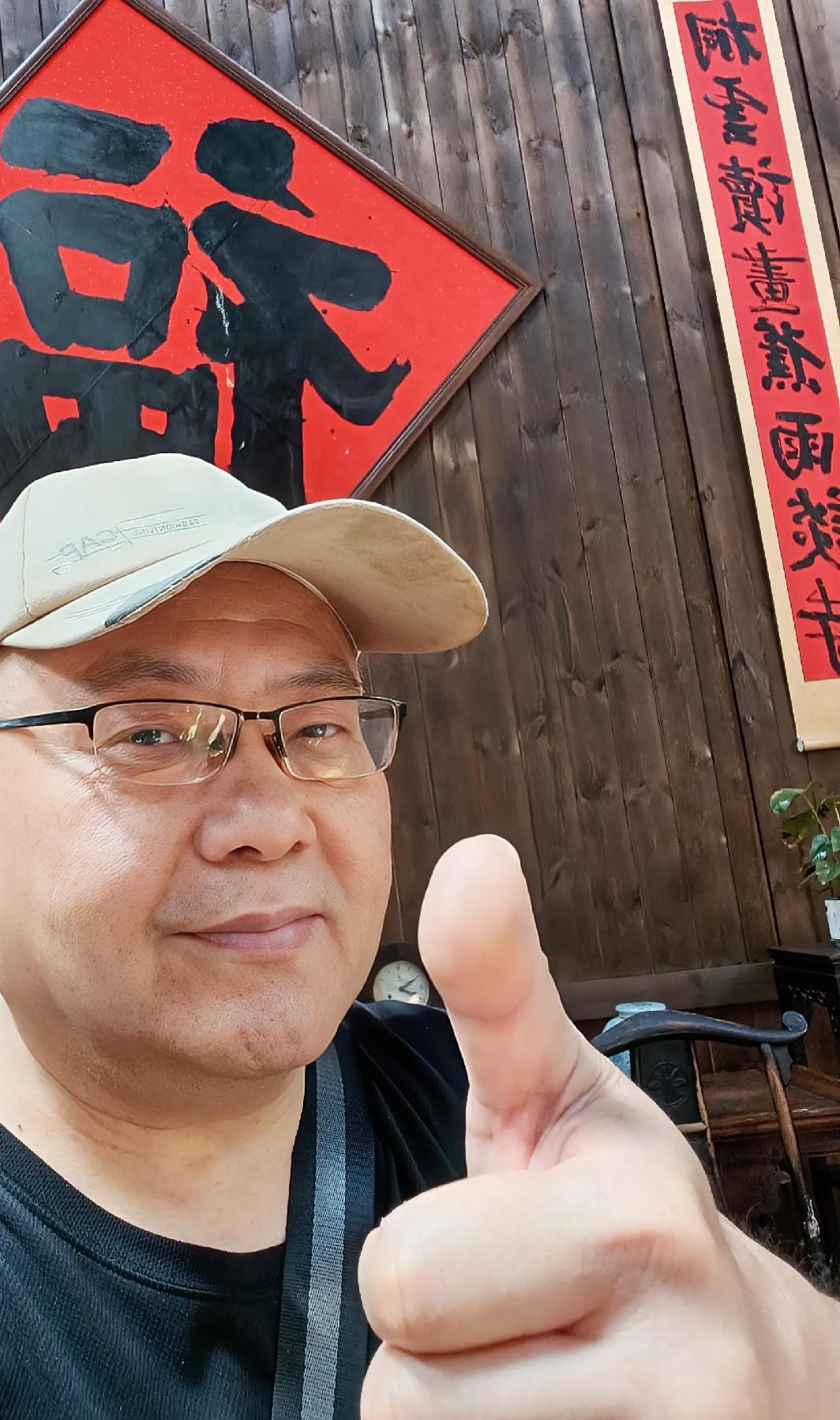 现在各行各业都很难，钱也难赚，生存就更难了。

自媒体也是这样，僧多粥少。红利期