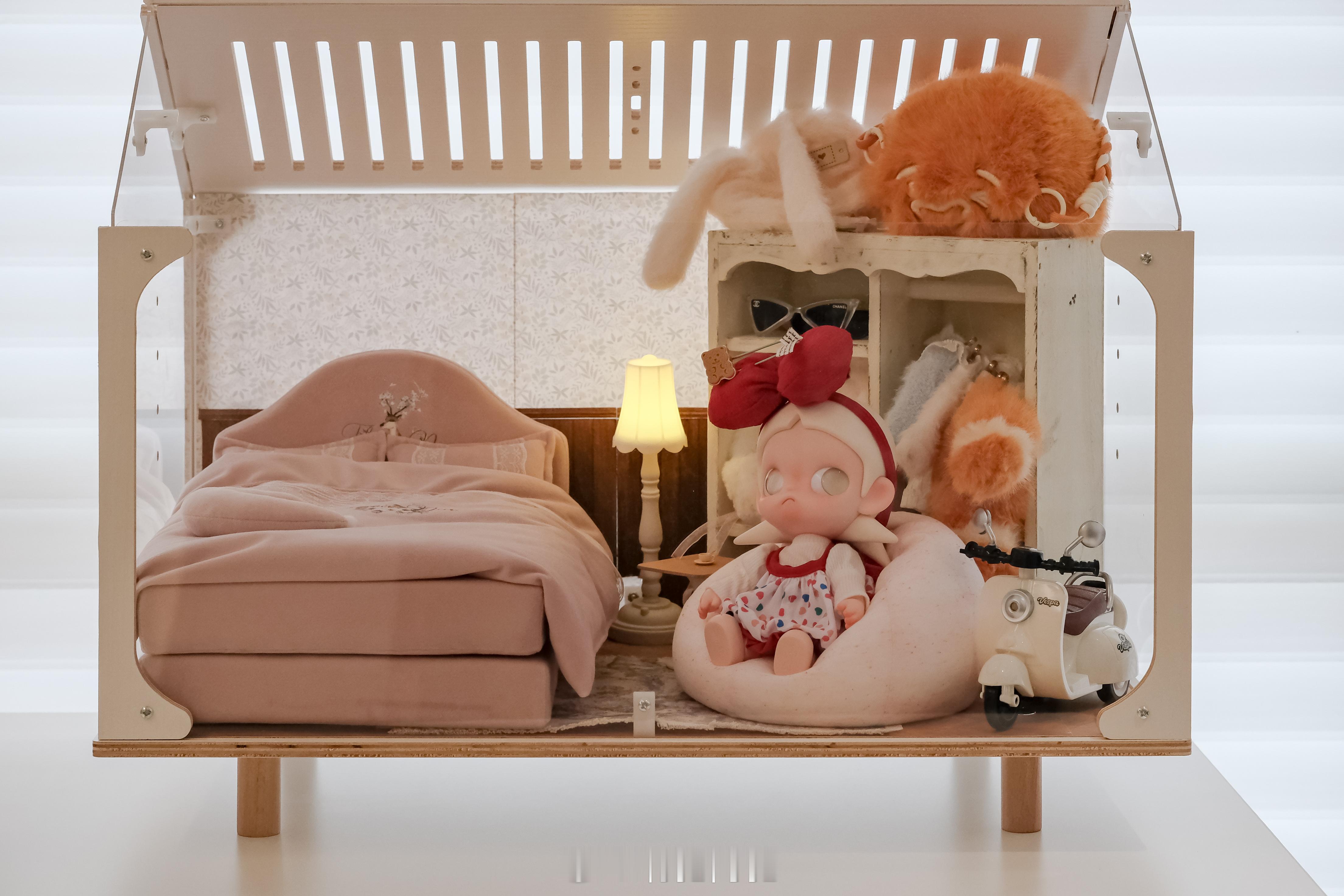 用仓鼠屋给嘎子手搓了一个娃屋🏠制作过程在最后三张图，从0开始搭房子，贴地板、贴