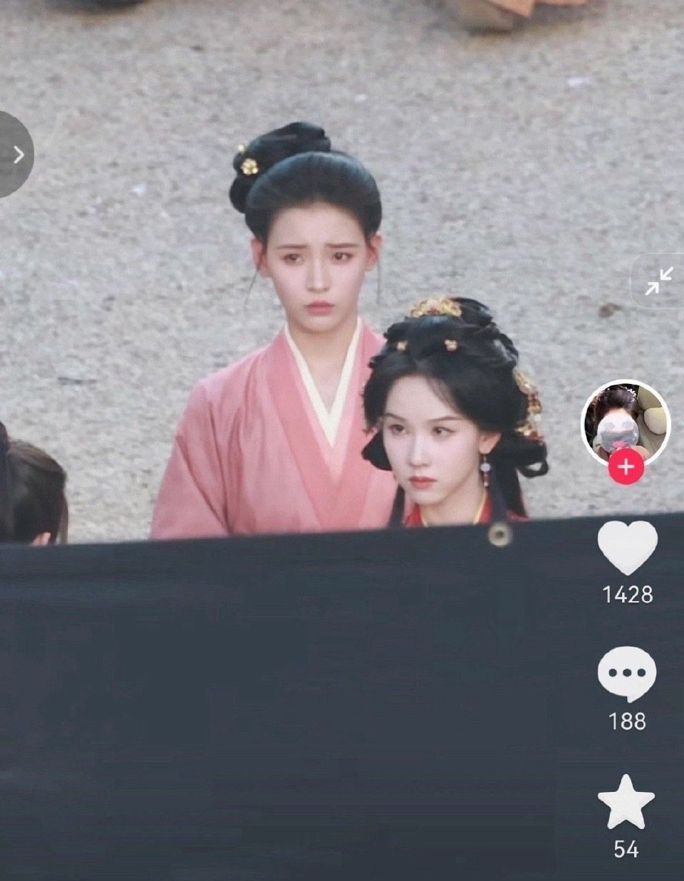 有人知道这个演丫鬟的是谁吗？天呐！在陈都灵旁边也不逊色，好美啊🙊 ​​​