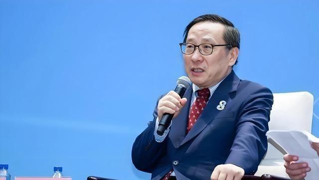 美国记者故意挖坑“万一台湾不想被统一怎么办”？没想到被高志凯教授仅用一句话，完成