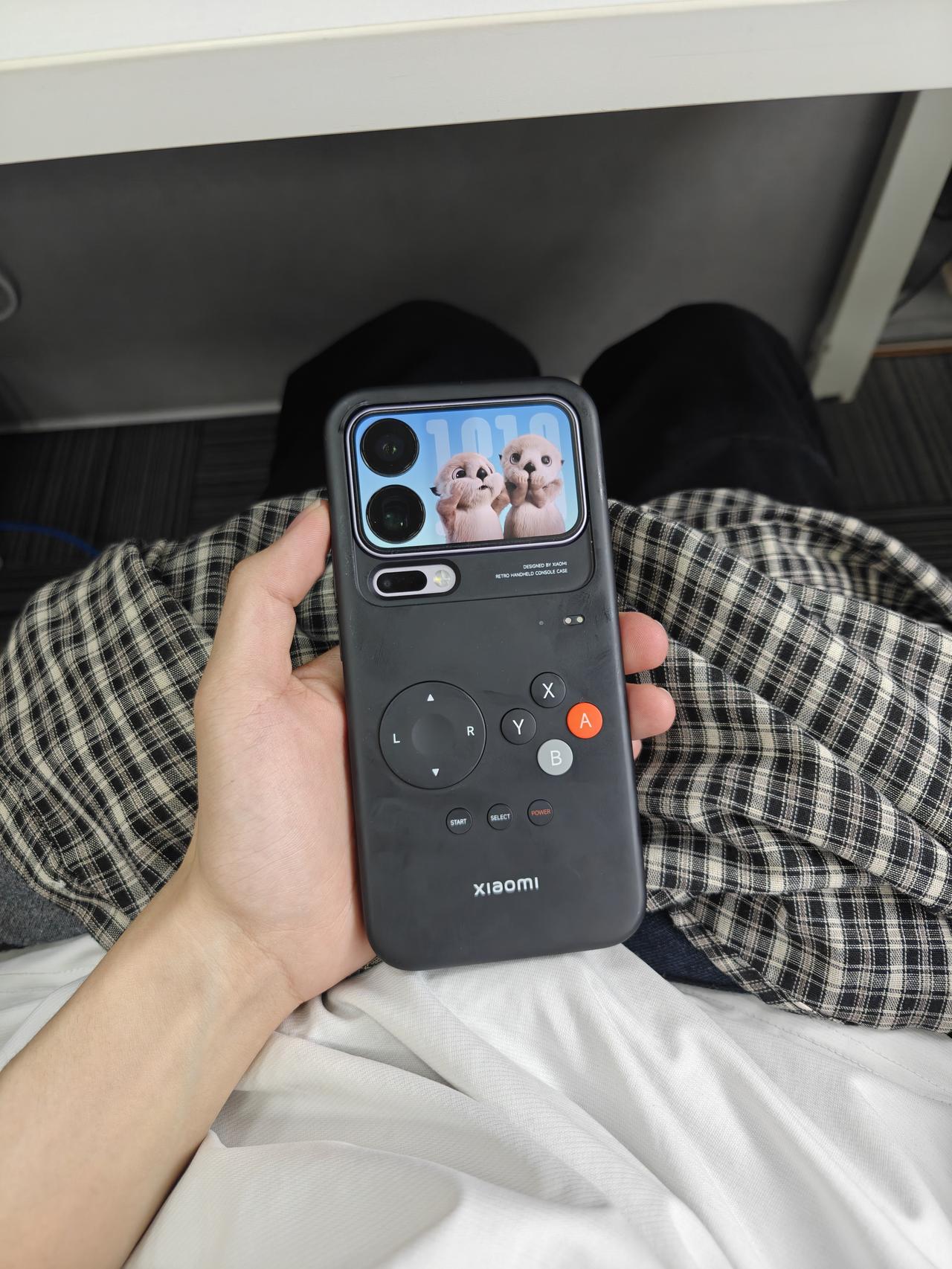 小米17ProMax用了快三个月简单吐槽下
我买这台手机就是因为这个背屏，确实是