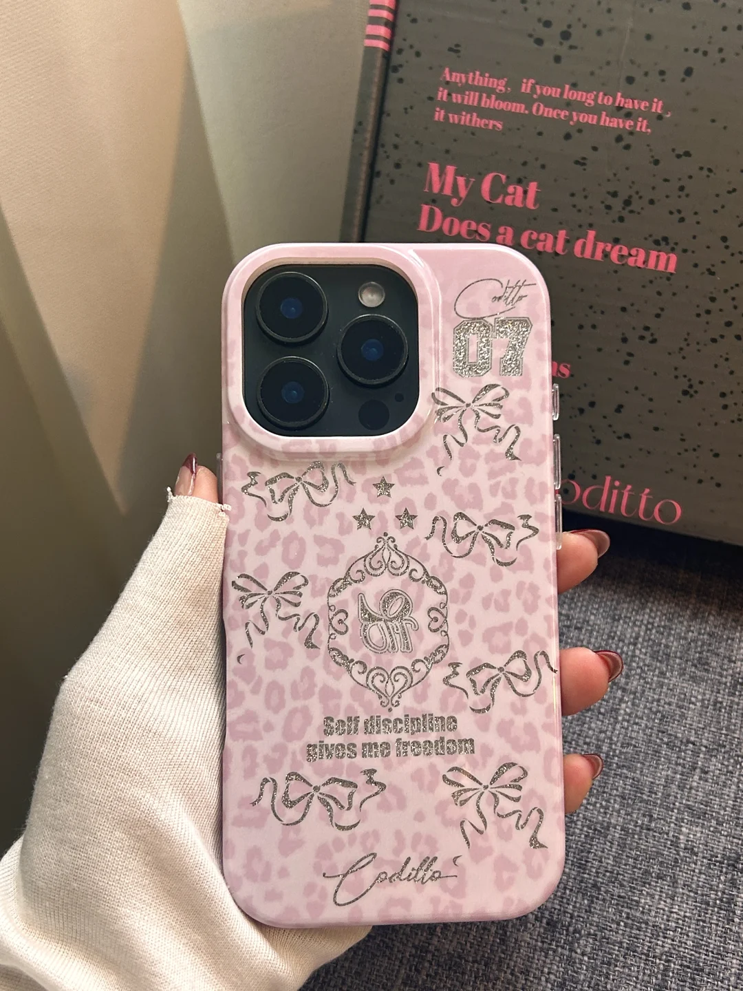 很喜欢的粉色豹纹小众氛围感设计的手机壳！！