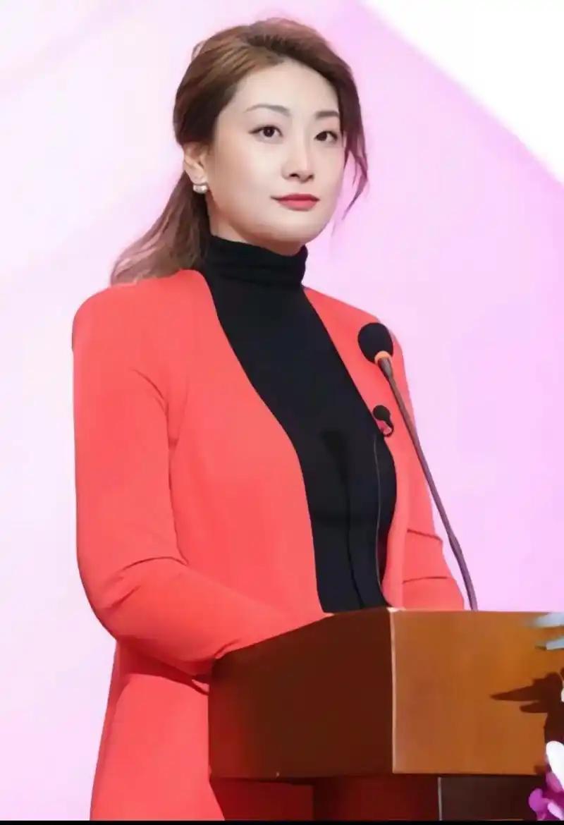 7月21日，香港高等法院驳回了宗馥丽的上诉申请，她动不了那18亿美元了。
 
1