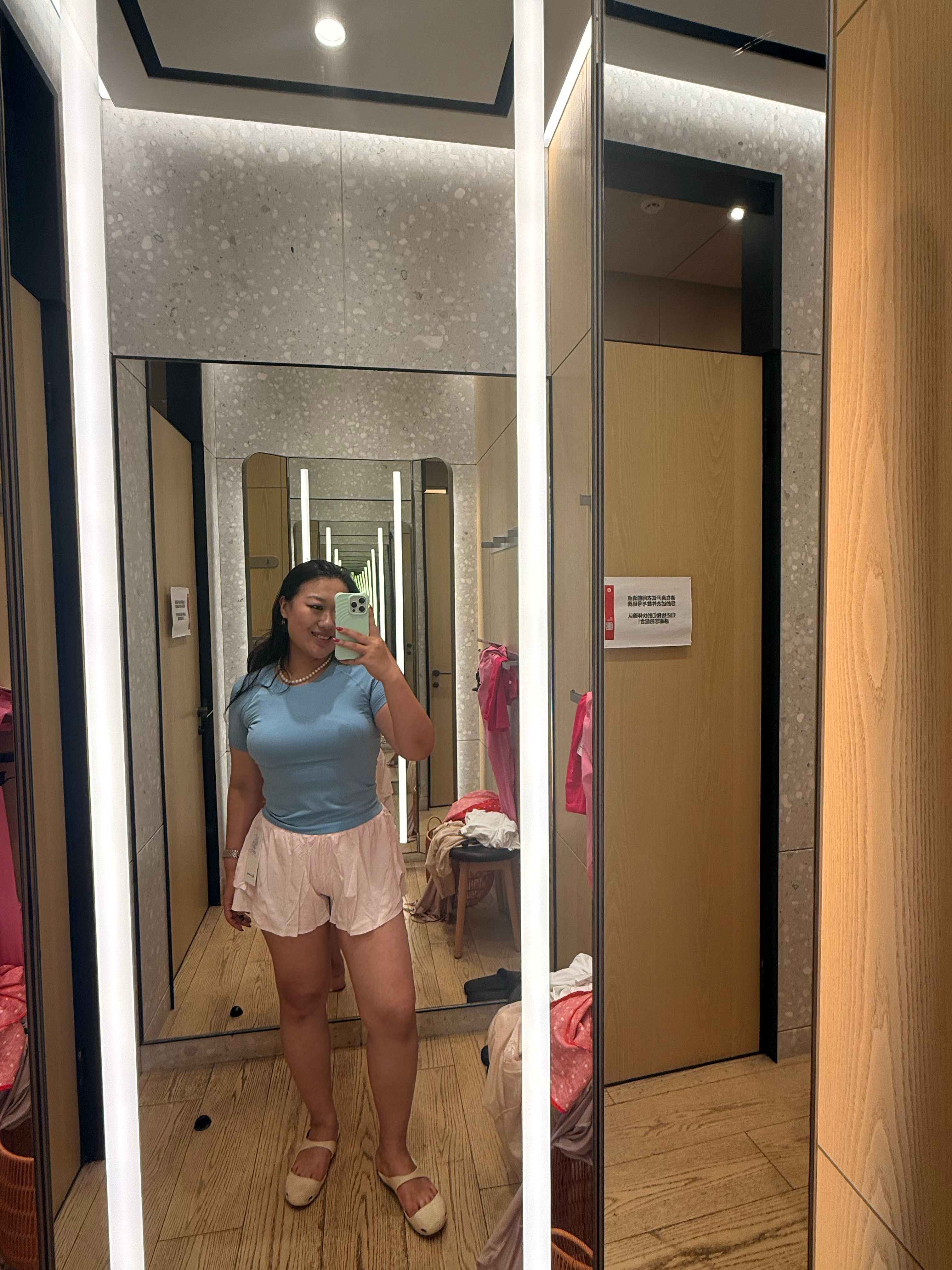 Lululemon勾勒腰臀比真是有两下子。 