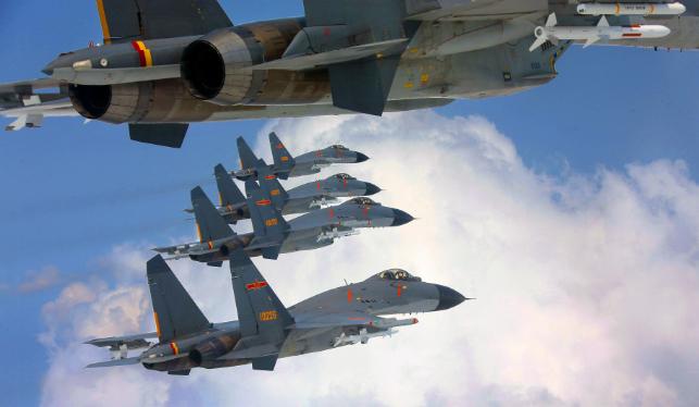 韩国这次彻底站起来了！中美战机黄海对峙，韩国要求美国做出解释，美国懵了:韩国你怎