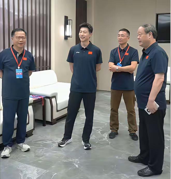这张图片清晰显示：10年后的乒协“大格局”！

不得不说，马龙确实有“官样”，看