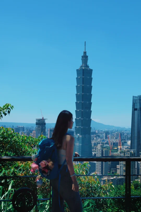 现在的耳机里播放到陈绮贞 台北某个地方