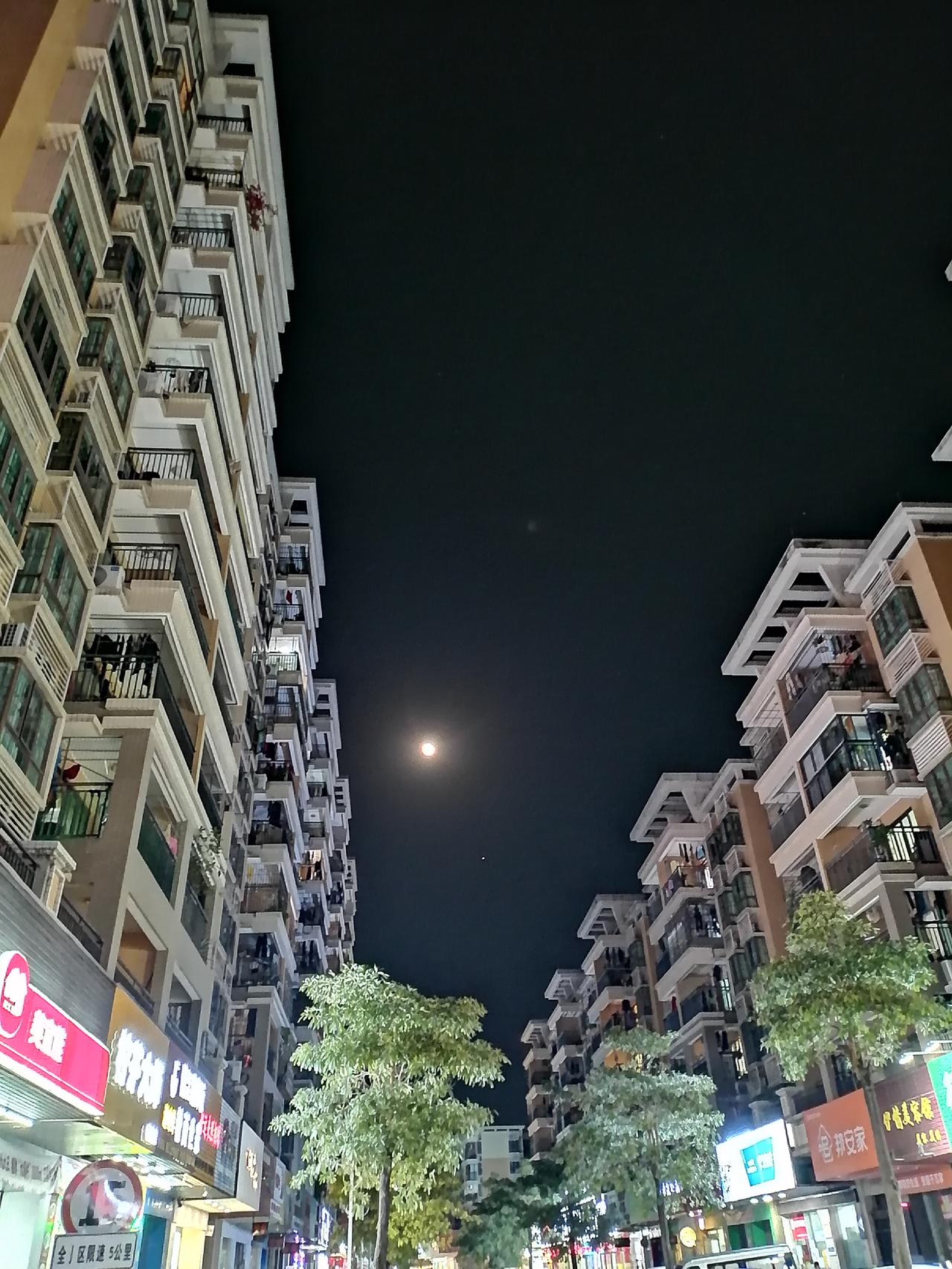 此时，孤星伴月行，彼时，寂寥随孤影