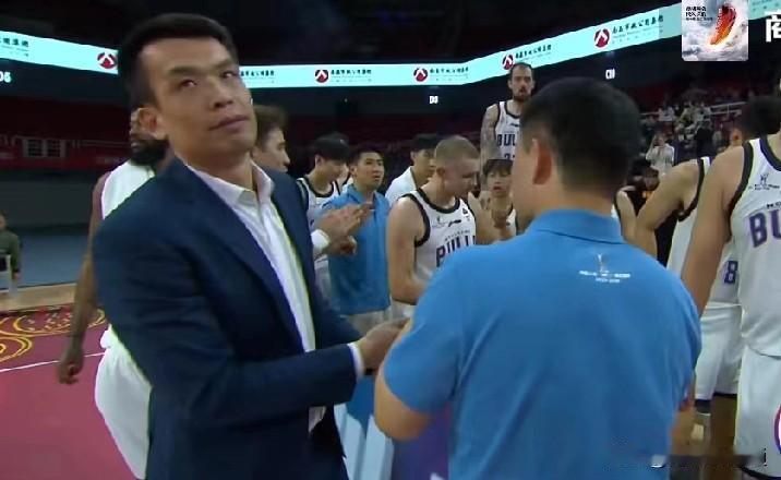 北京北控男篮竟然差点输给了nbl球队香港金牛队，比分96比95，北控赢了一分！