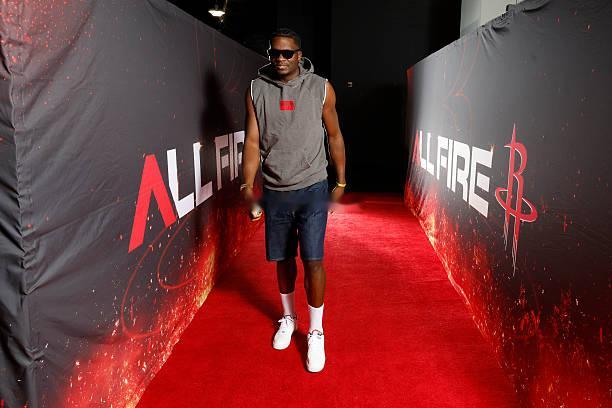 打魔术的比赛是卡佩拉本赛季第一次被DNP，但是结合他在之前的表现以及他在场上的效