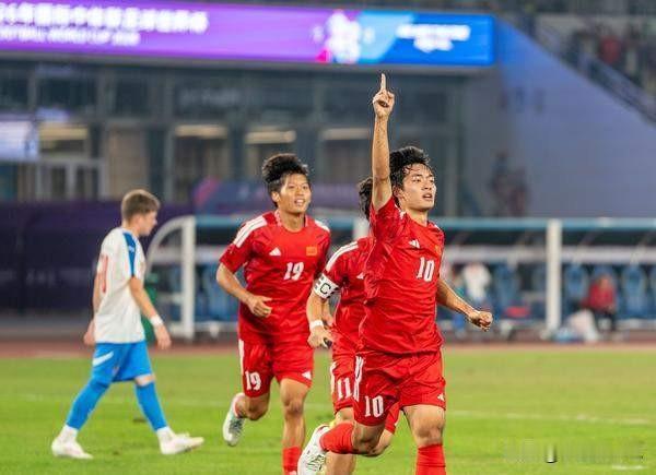 国际中体联足球世界杯上演中国德比！16强淘汰赛，中国一队2-0拿下中国二队，成功