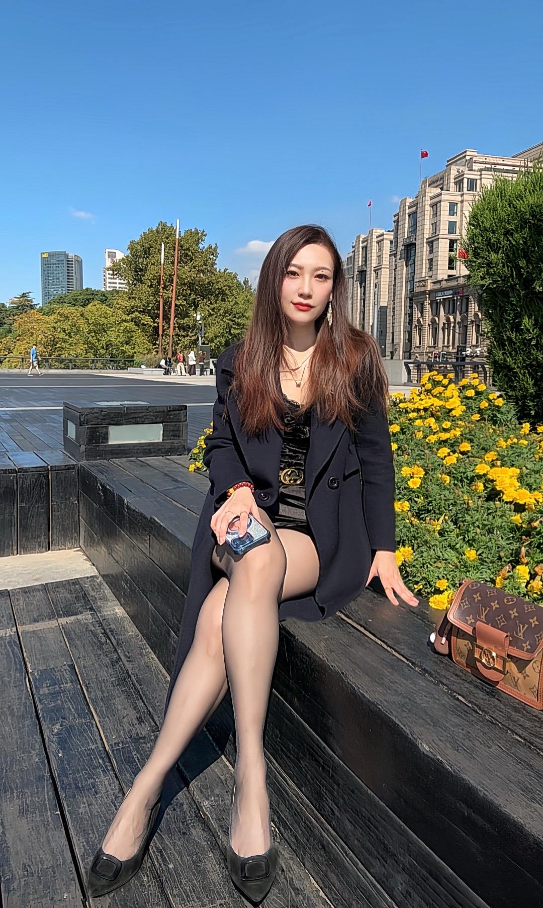 爱我就跟我走…不想要忽远忽近的关系，只想要安安稳稳的在意，和坦坦荡荡的喜欢。
