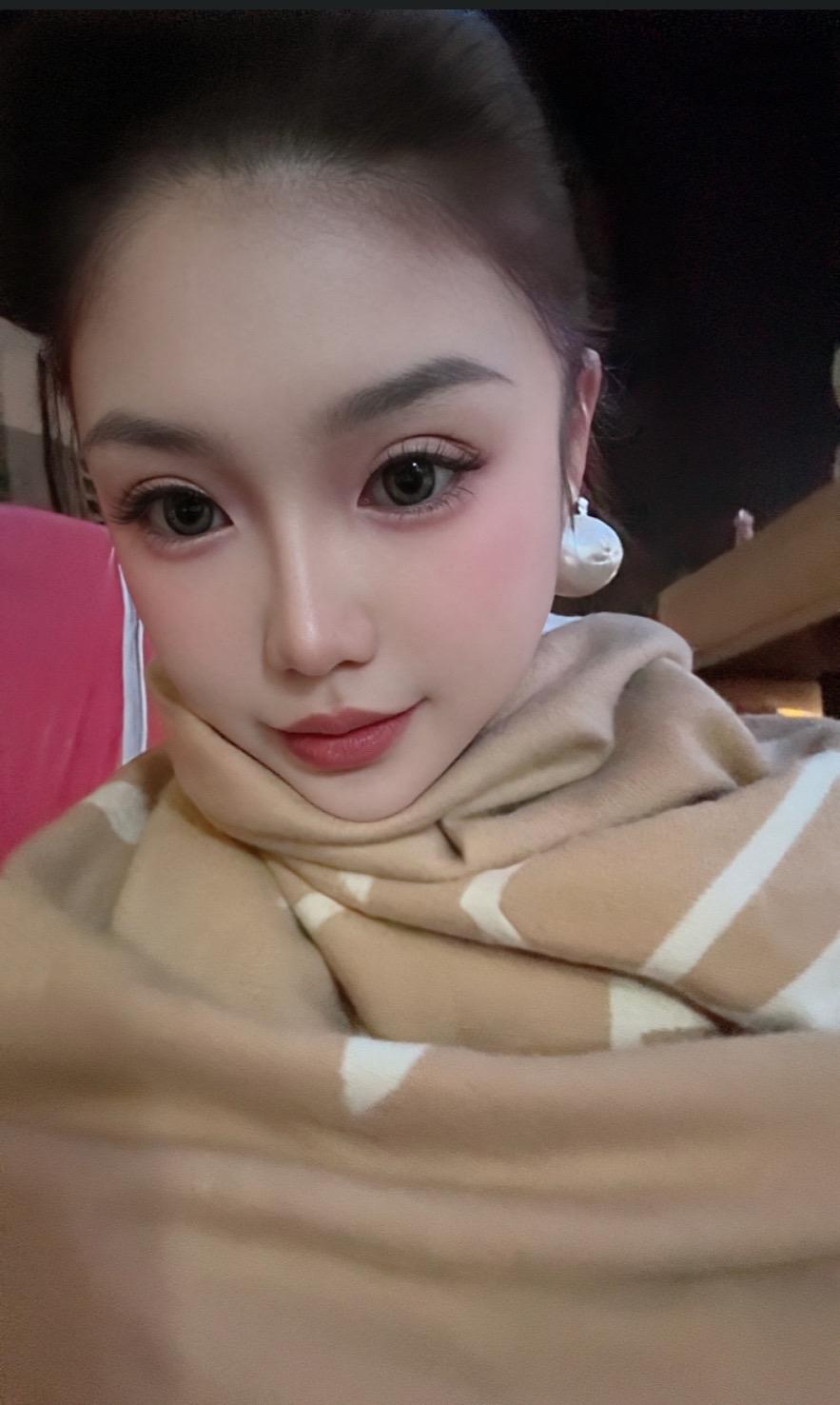 没错 我就是个虚荣的人 我不会让任何人0成本的靠近我 人自觉矜贵