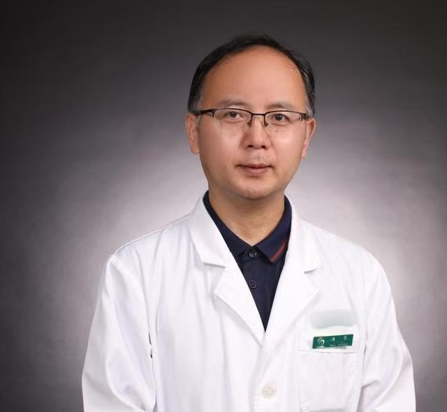 科普图文仅供参考，如有不适请线下就医。我之前接诊过一个五十三岁的溃疡性...