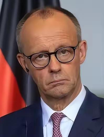 出头鸟来了！
德国国防部宣布
2月1日，德国国防部长皮斯托里乌斯公开宣布：面对特