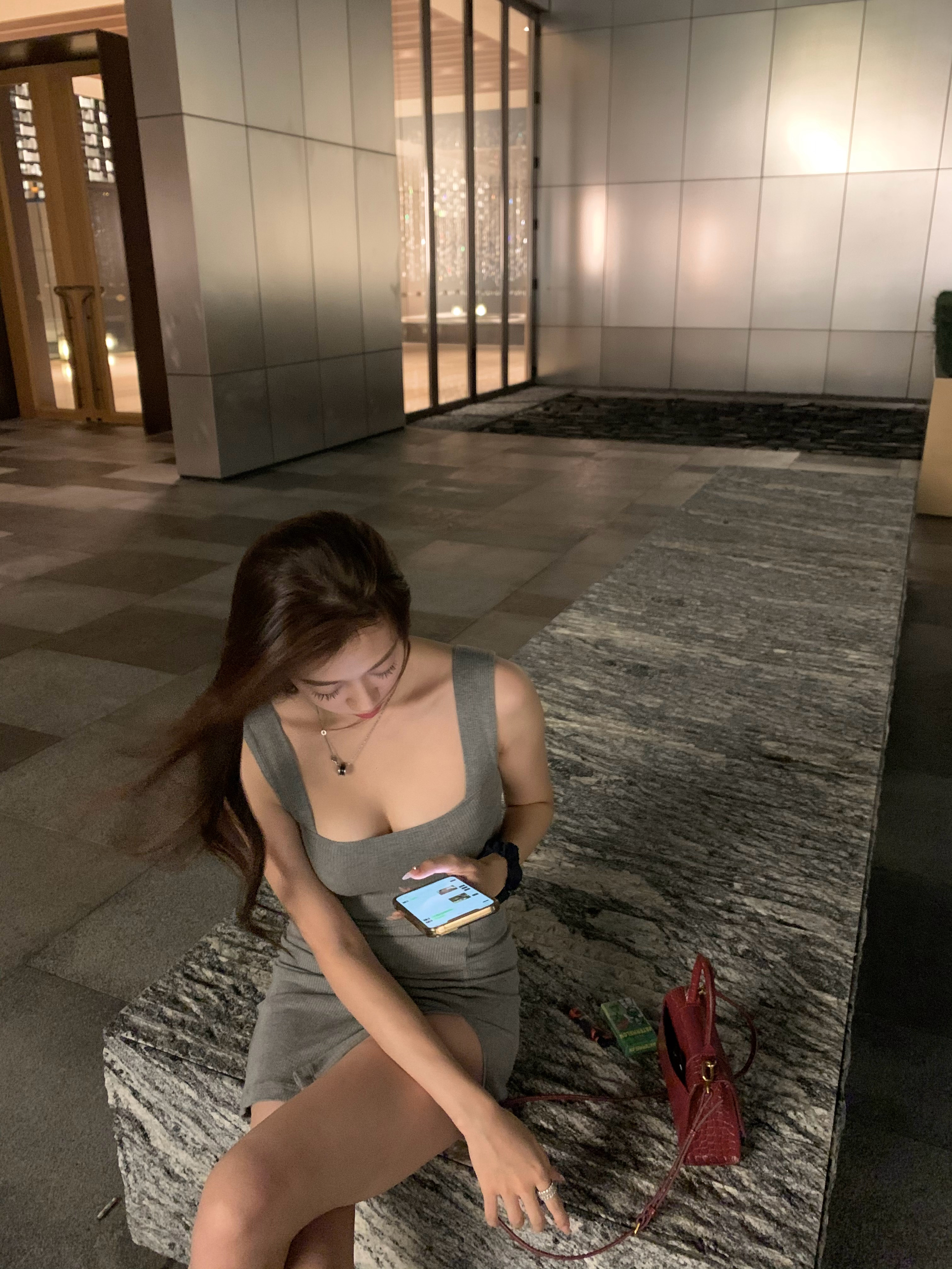 昨天开始降温 秋风吹起来真的好苏胡[吹风车]然后跟9k在家聊天说到去年这时候他还