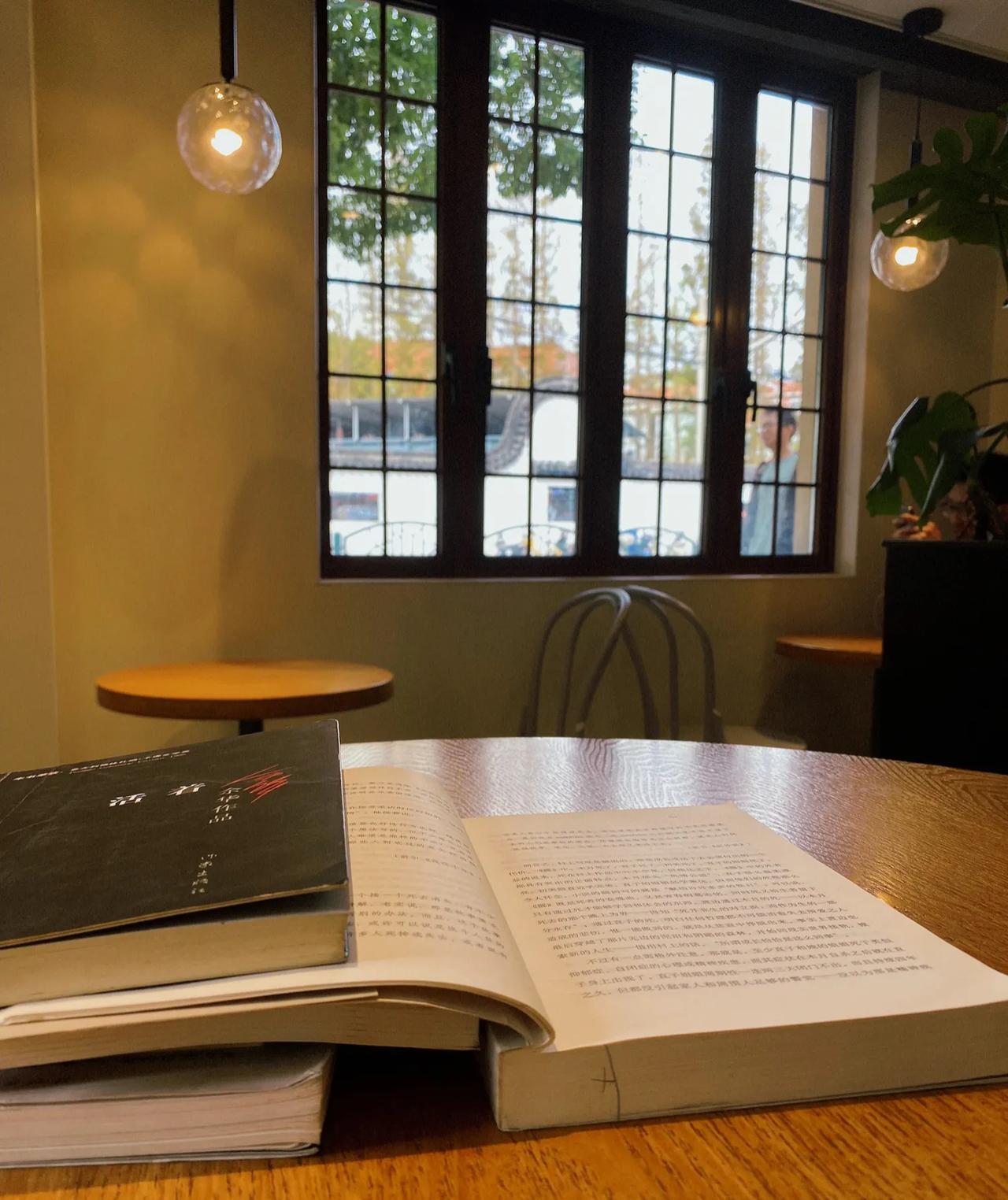 时过一个多月，我的写作渐渐有了起色，我所谓的起色就是在某一个平台，收益渐渐稳定，