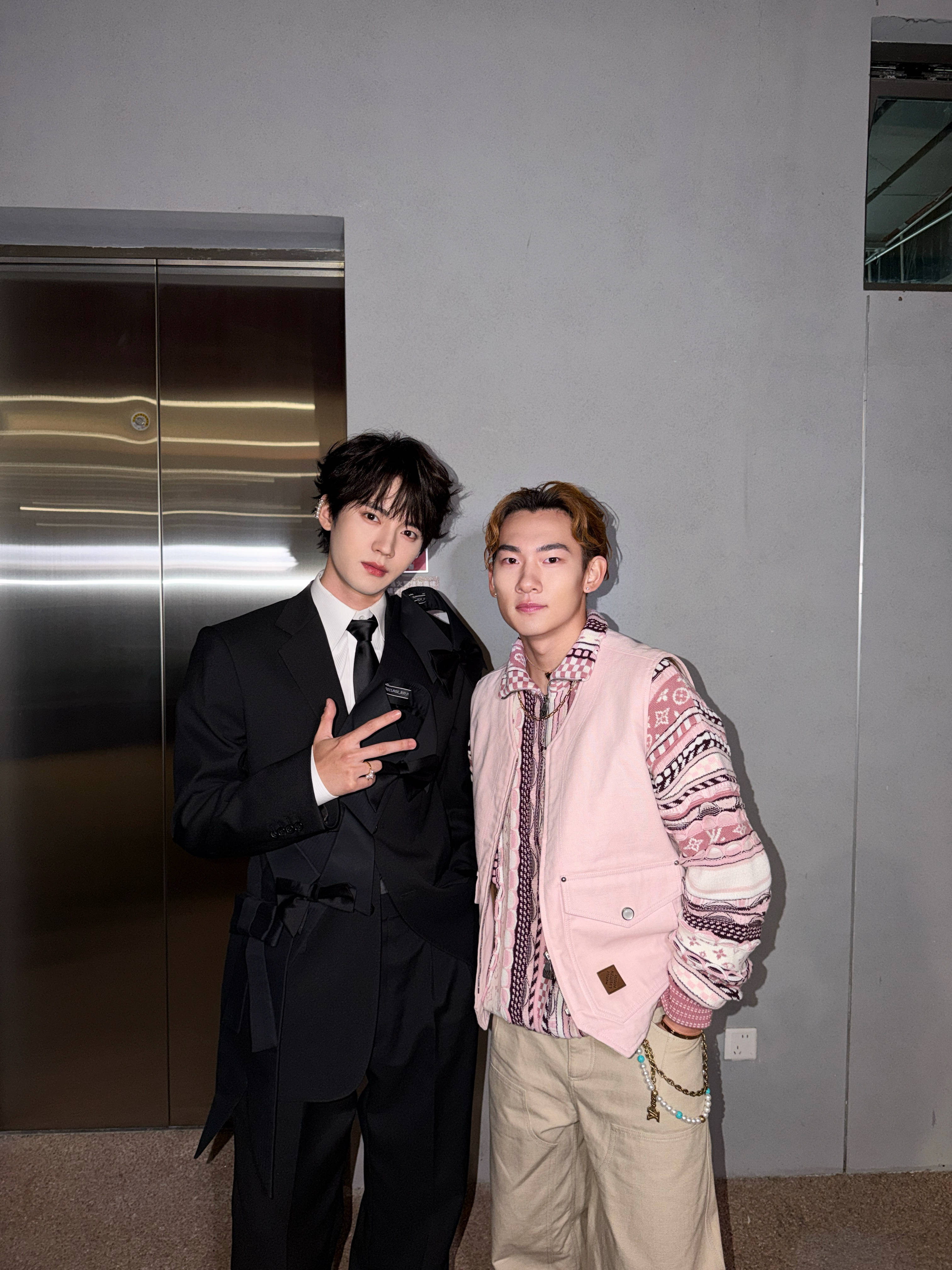 周翊然苏翊鸣，翊字辈有点帅。 ​​​