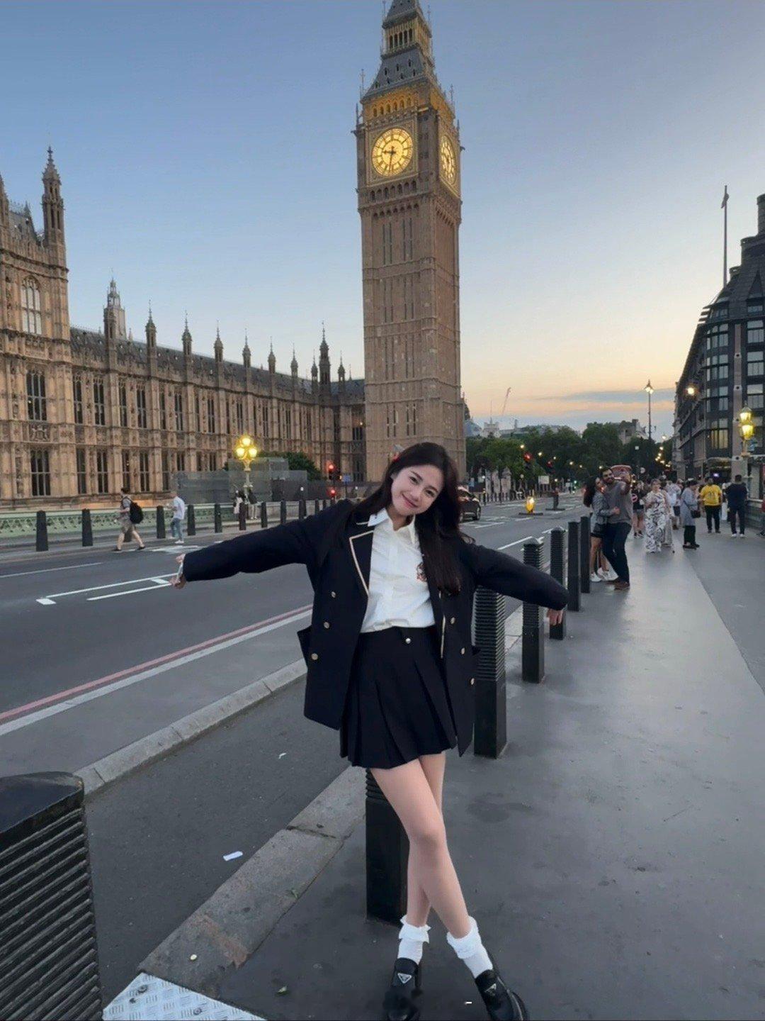 谢谢你们的喜欢 等我成为网红 第一个就忘本[喵喵] ​​​