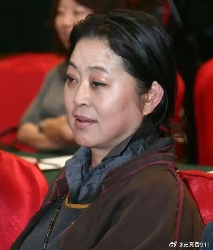 90年代，倪萍家包括保姆一共5个人，但她每天做4只海参，保姆没份，倪萍姥姥说：“