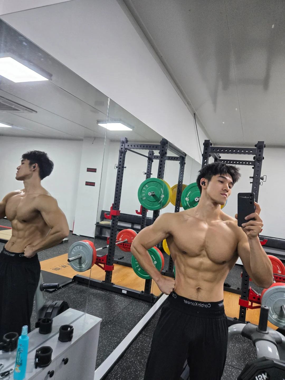 五一都去劳动涨肌肉