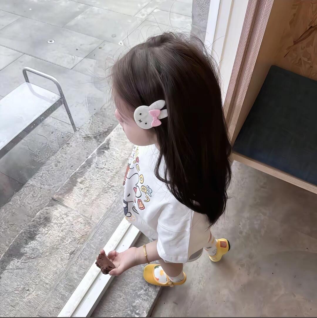 𝐖𝐞𝐂𝐡𝐚𝐫𝐭 |女生头像|高级丨氛围感丨阳光感丨无水印女生头像