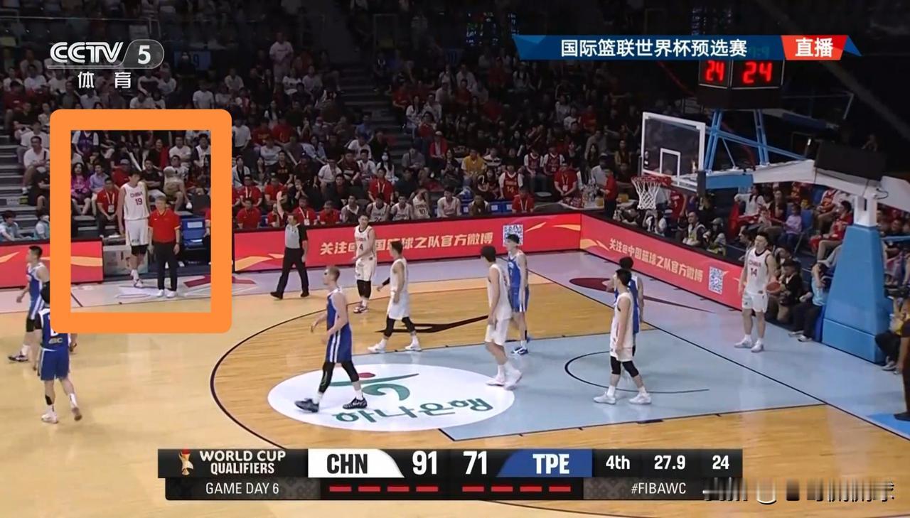 中国男篮中锋徐昕终于获得上场机会了！在今天中国男篮以92：74大胜中国台北男篮的