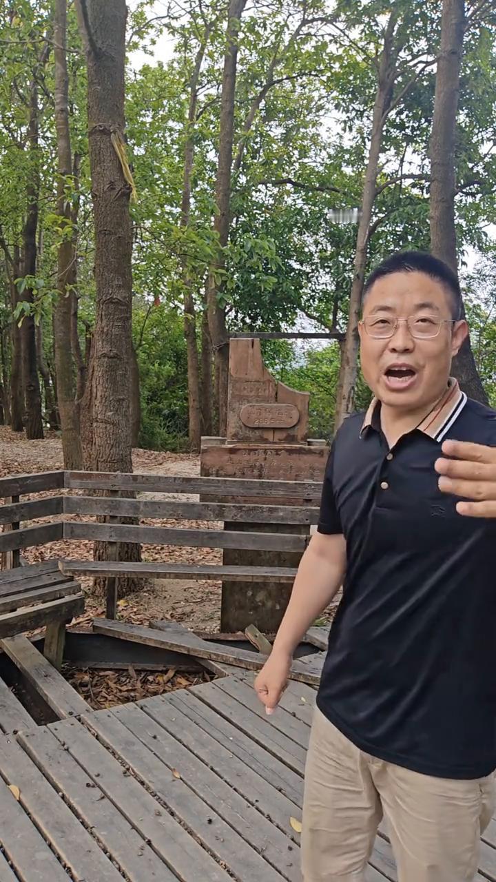 平安无事随拍：2026.4.15爬亚寄山286米，行走12公里。
今天是2026