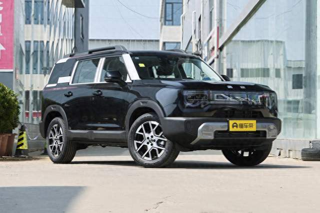 家用 SUV 怎么选？BJ30 旅行家兼顾全家出行需求