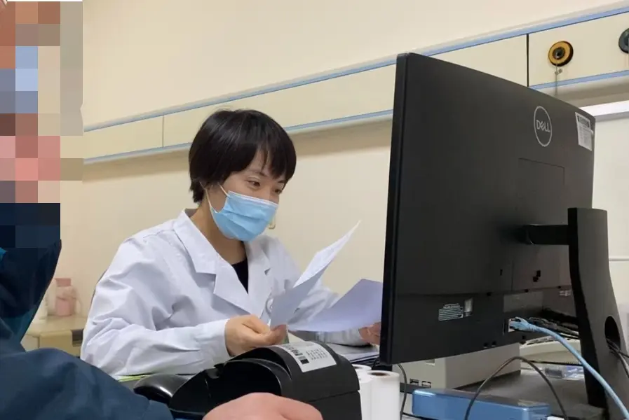 患者问题：马主任你好，我现在病毒小于500了，后面应该怎么办啊，感觉没...