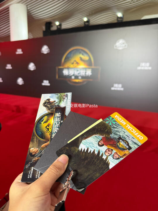 坐等寡姐！！我终于和侏罗纪世界4见面了！！！