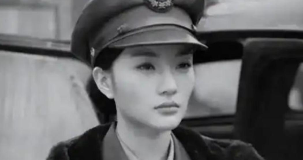 1978年，李桂兰因经常买猪头肉，被举报，民警把她带走时，丈夫却愣了，张春莲说：