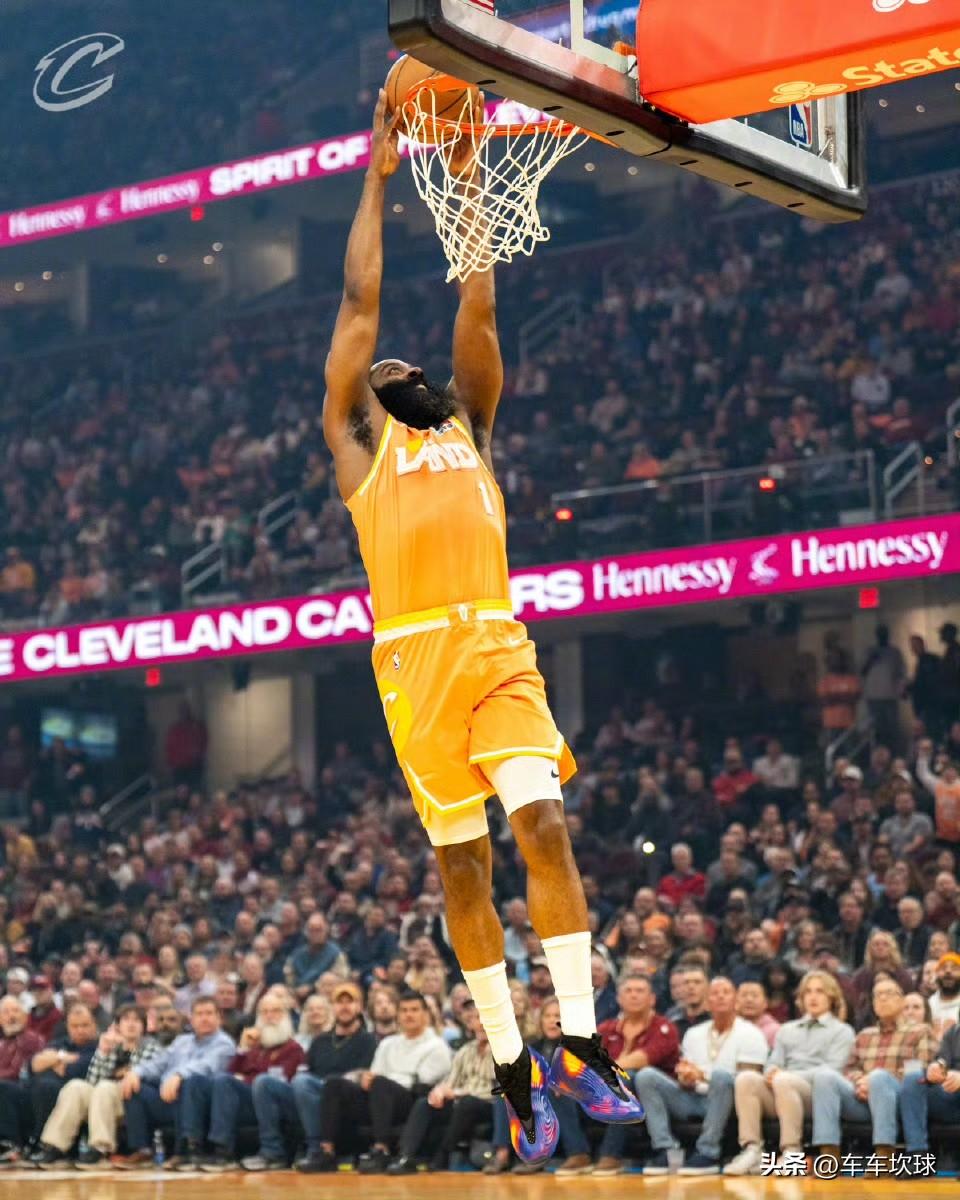 哈登第一节10分，骑士落后7分！！怎么说？

魔术第一节三分12中7！

感觉如