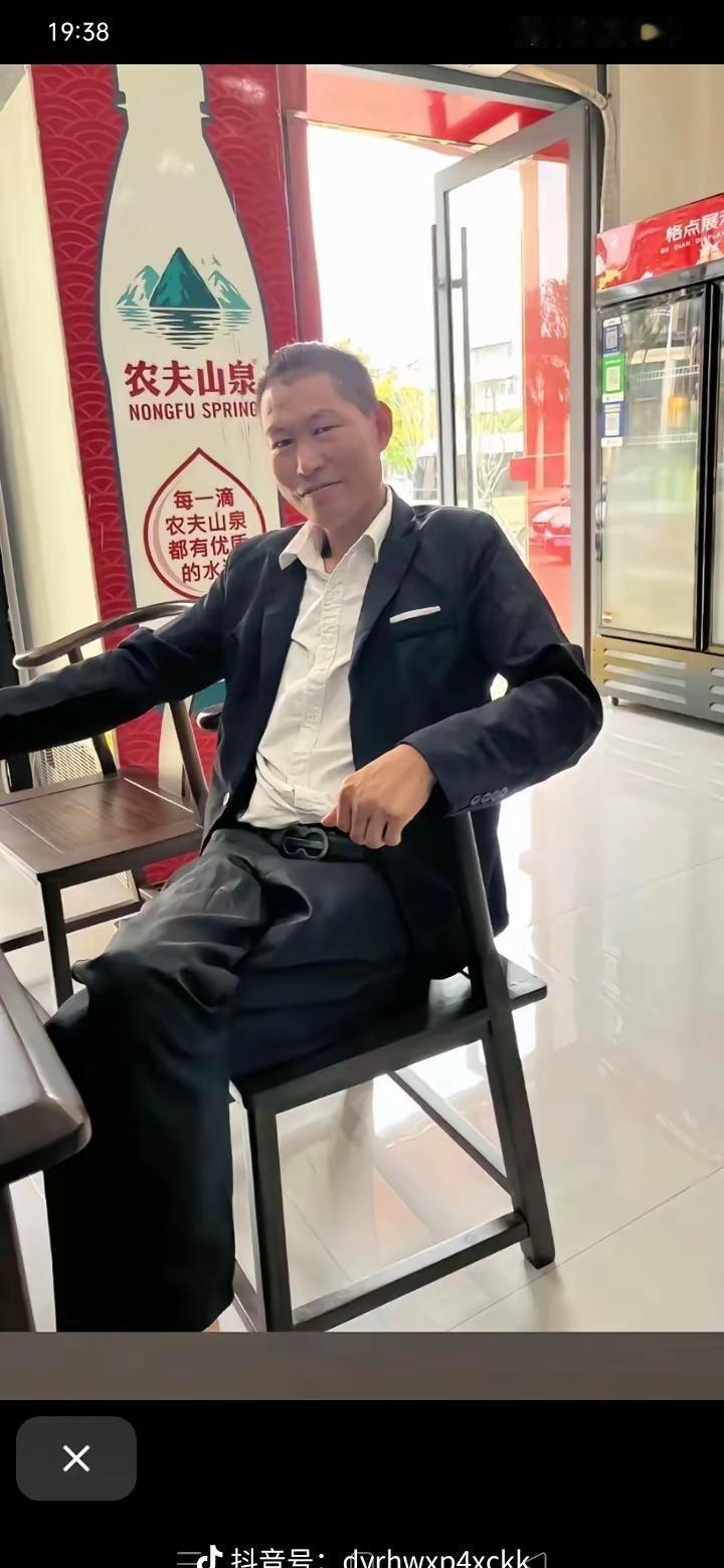 人生不过三万天，享受一天是一天，华哥，说的没毛病，华哥很小众吗？不以为然，反而，