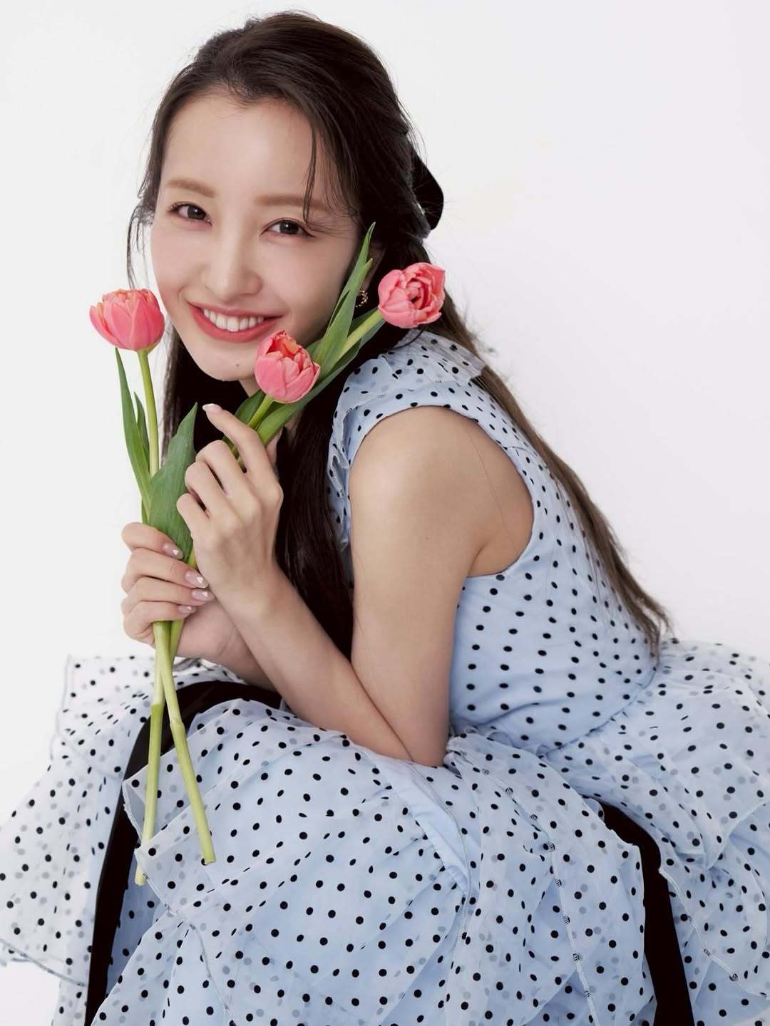 板野友美 260506 ins更新ご報告です。この度、ホリプロを退社し、独立する