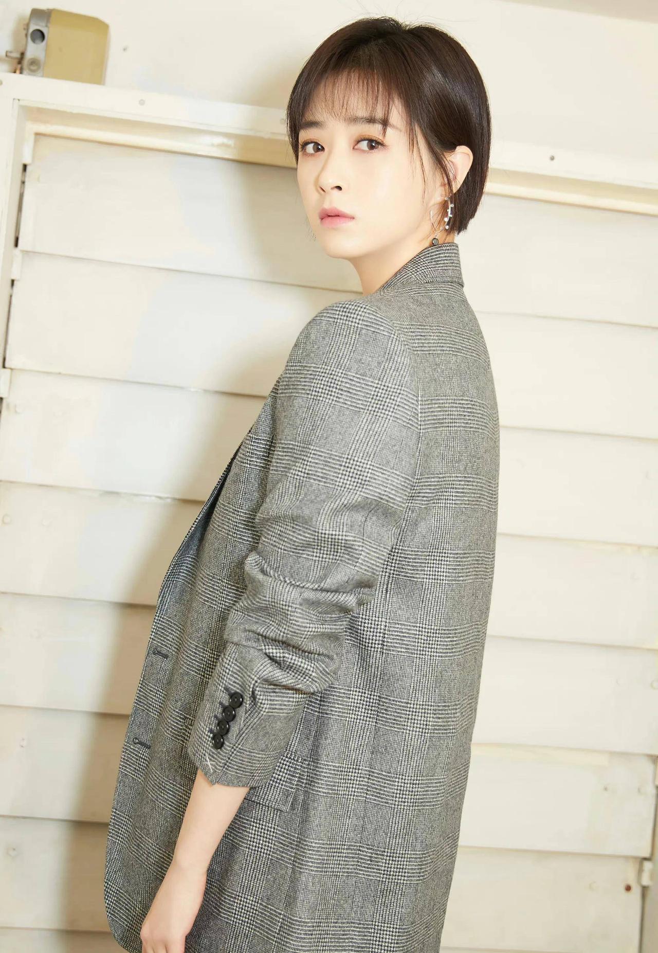 曾经大火如今一般的明星
[熊猫]蒋欣 - 演技好 虽有新剧但不如从前
[熊猫]赵