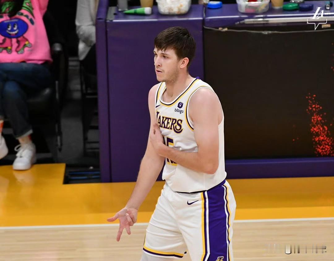 替补出战！里弗斯确定复出！

今天，湖人队将迎来8连客的最后一战，前往布鲁克林挑