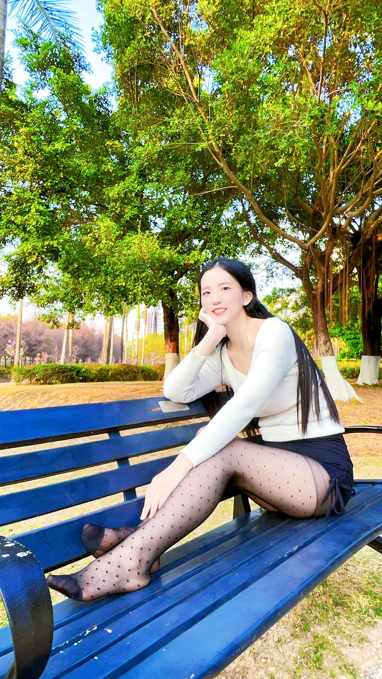 此时此刻，你在返程的路上吗？还是在家里过破五美女 黑丝 性感 春节