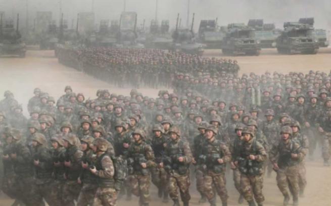 美军能打赢解放军吗？俄媒认为两军差距太大，除了人多，其他全是弱势。俄媒直戳要害，