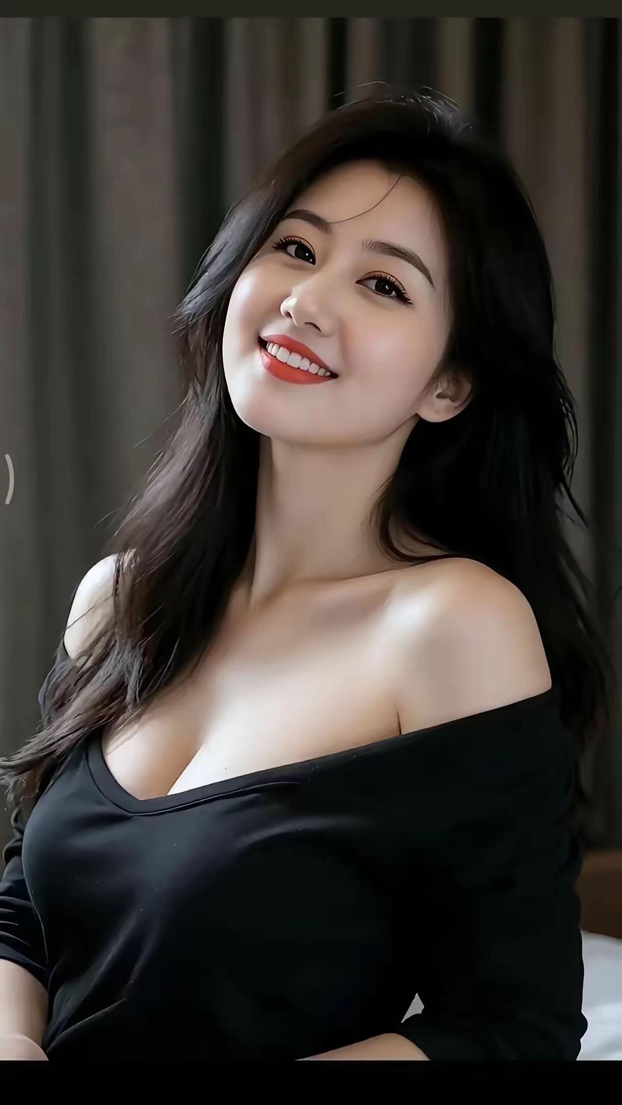 哇塞！这位美女貌若貂蝉，美到无可挑剔，笑容甜美动人，气质清新雅致，温柔又亲和。简