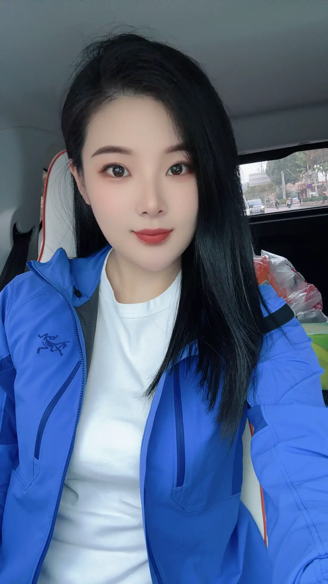 人生一路，不可能每一步都正确， 我不想回头看，也不想批判曾经的自己。我...