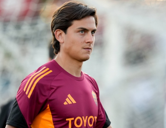 近日，罗马前锋迪巴拉接受了《奥莱报》的采访，他谈到了自己合同即将到期的现状以及今