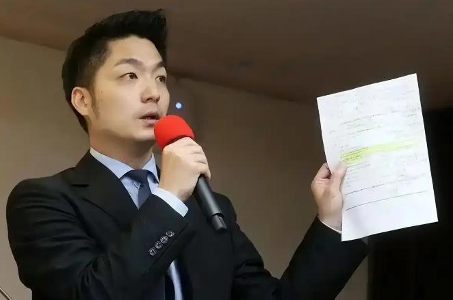 [浮云]台湾地区政坛的天，恐怕要变了！一个近乎铁板钉钉的预言正在岛内流传：只要蒋