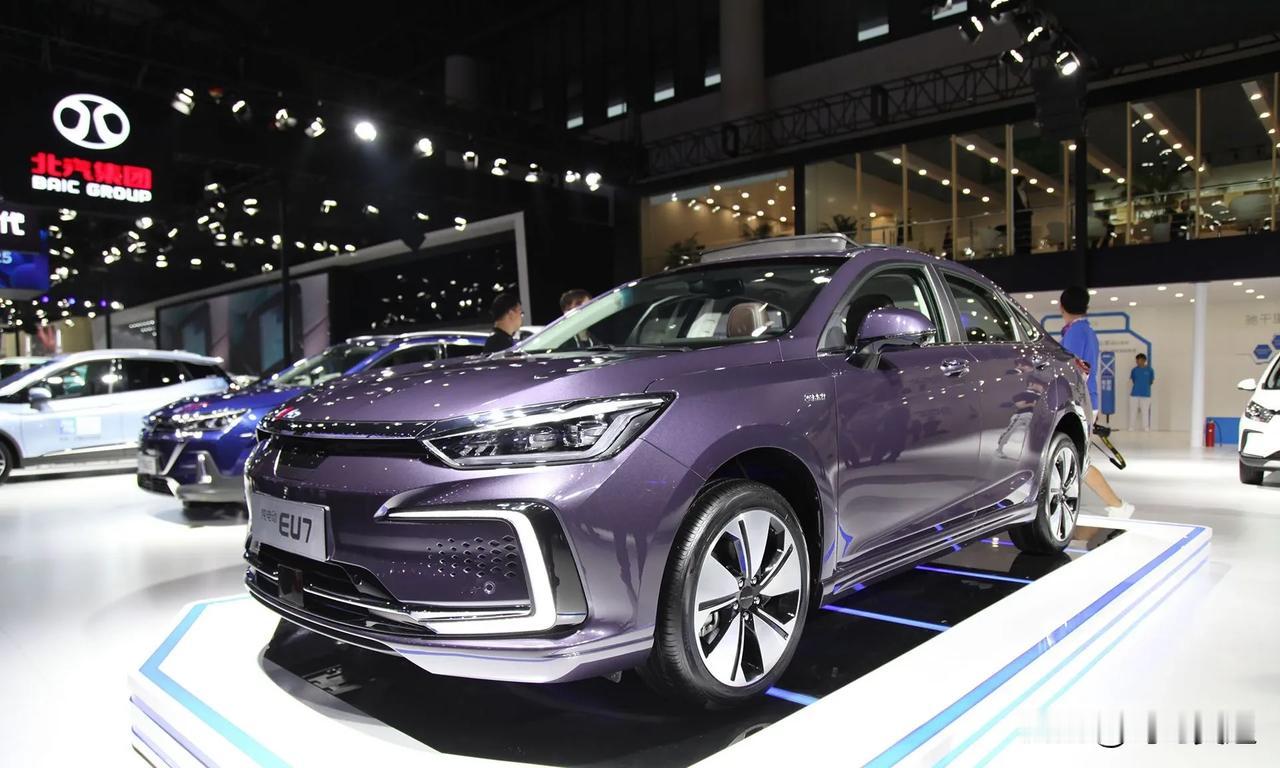 北京汽车为什么卖不过小米汽车？
同样是卖车，北京汽车作为有奔驰底蕴的高端品牌，自