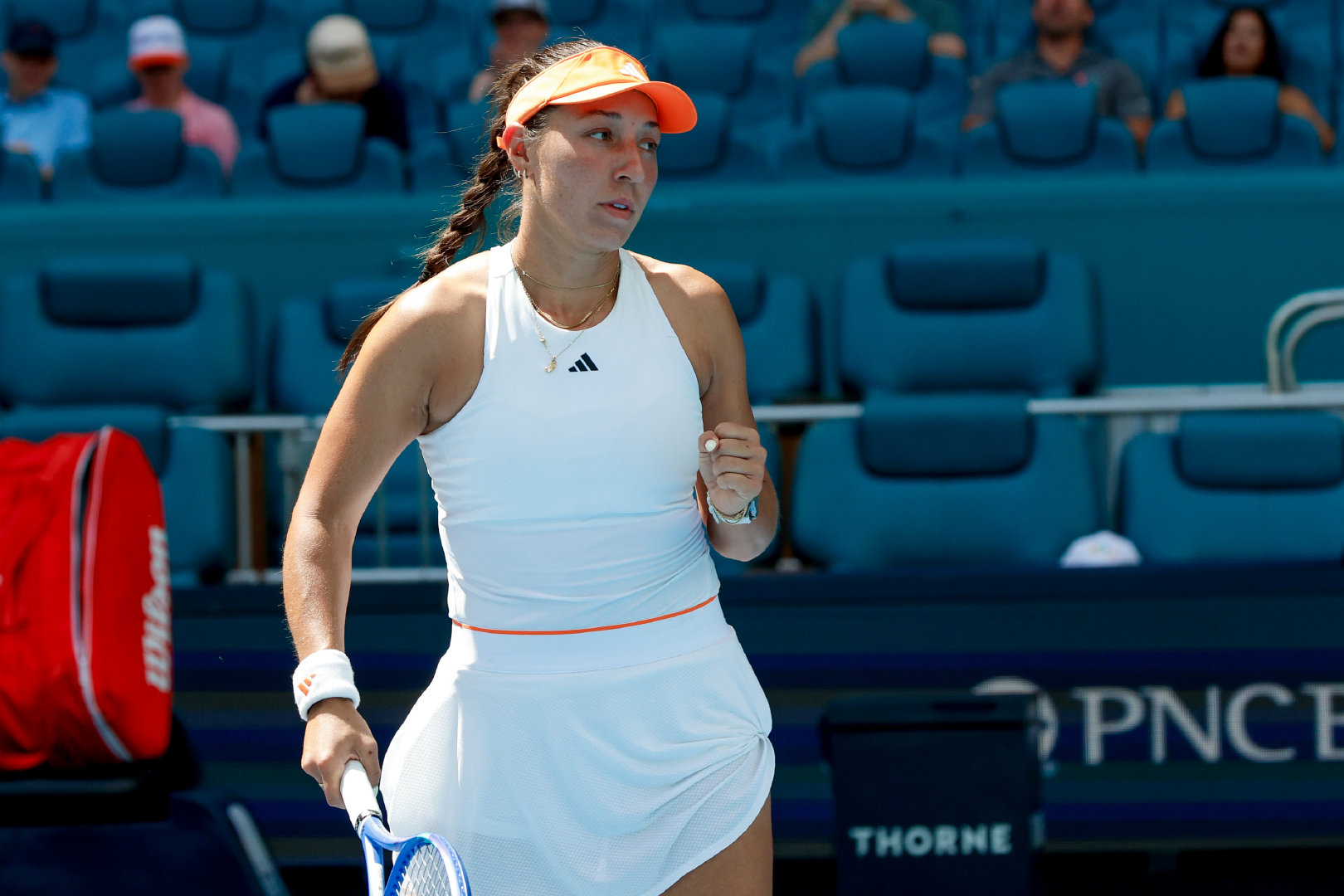 在主场的稳定发挥🙌WTA1000迈阿密站第三轮，5号种子佩古拉以6-2 6-2