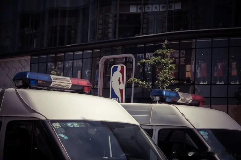 nba的罚球应该五五开，最大不能超过四六开，这样才公平。
就拿最近几年的雷霆队，